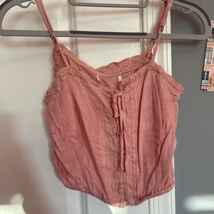 aeropostale pink crop tank top; size x small; in great condition; tag cut out